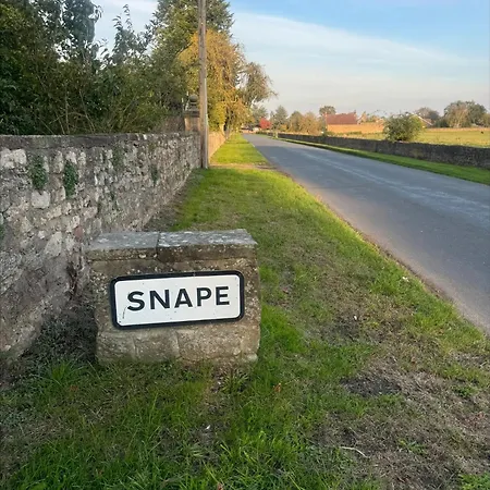Castle View At Snape Castle Mews 贝德尔