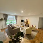 Castle View At Snape Castle Mews 贝德尔